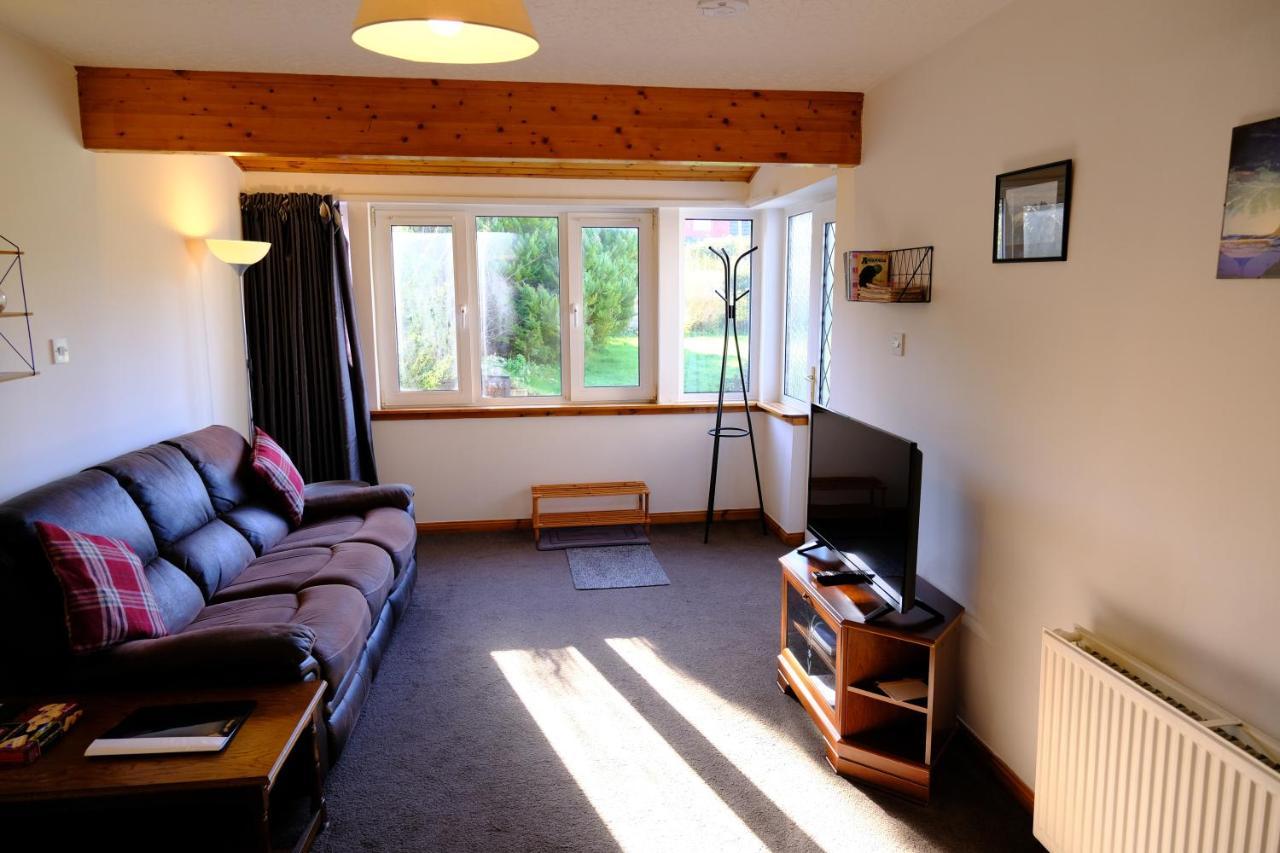 Lovely 1-Bedroom Apartment With Free Parking Inverness Exterior foto