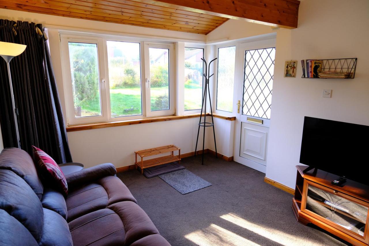 Lovely 1-Bedroom Apartment With Free Parking Inverness Exterior foto